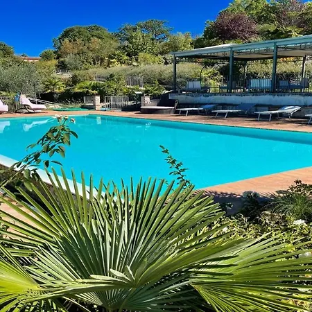 Awesome Holiday Location - Here, You Have Everything Cmon Spoil Yourselves شقة